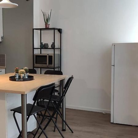 Appartement Logement 5 Personnes Proche Cv Et Parking Prive à Saint-Etienne  Extérieur photo