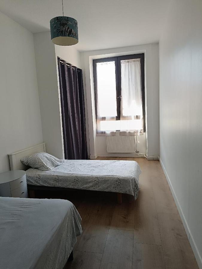 Appartement Logement 5 Personnes Proche Cv Et Parking Prive à Saint-Etienne  Extérieur photo